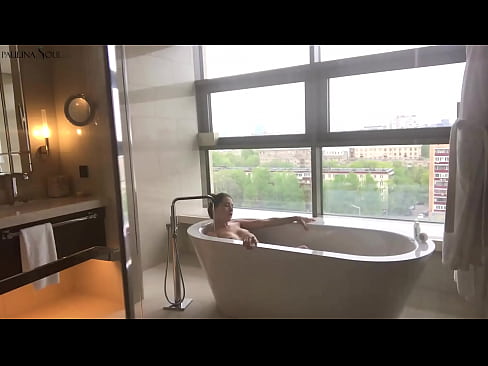 ❤️ Milzīgs skaistule kaislīgi trīc no viņas pussy vannas istabā ❌ Seks video pie mums ❌️❤