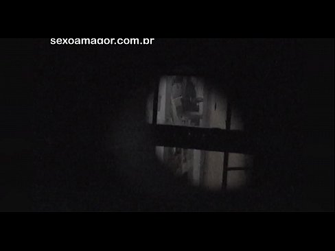 ❤️ Blondīnīte tiek slepeni filmēta ar kaimiņu vuajeru, kurš slēpjas aiz dobiem ķieģeļiem ❌ Seks video pie mums ❌️❤